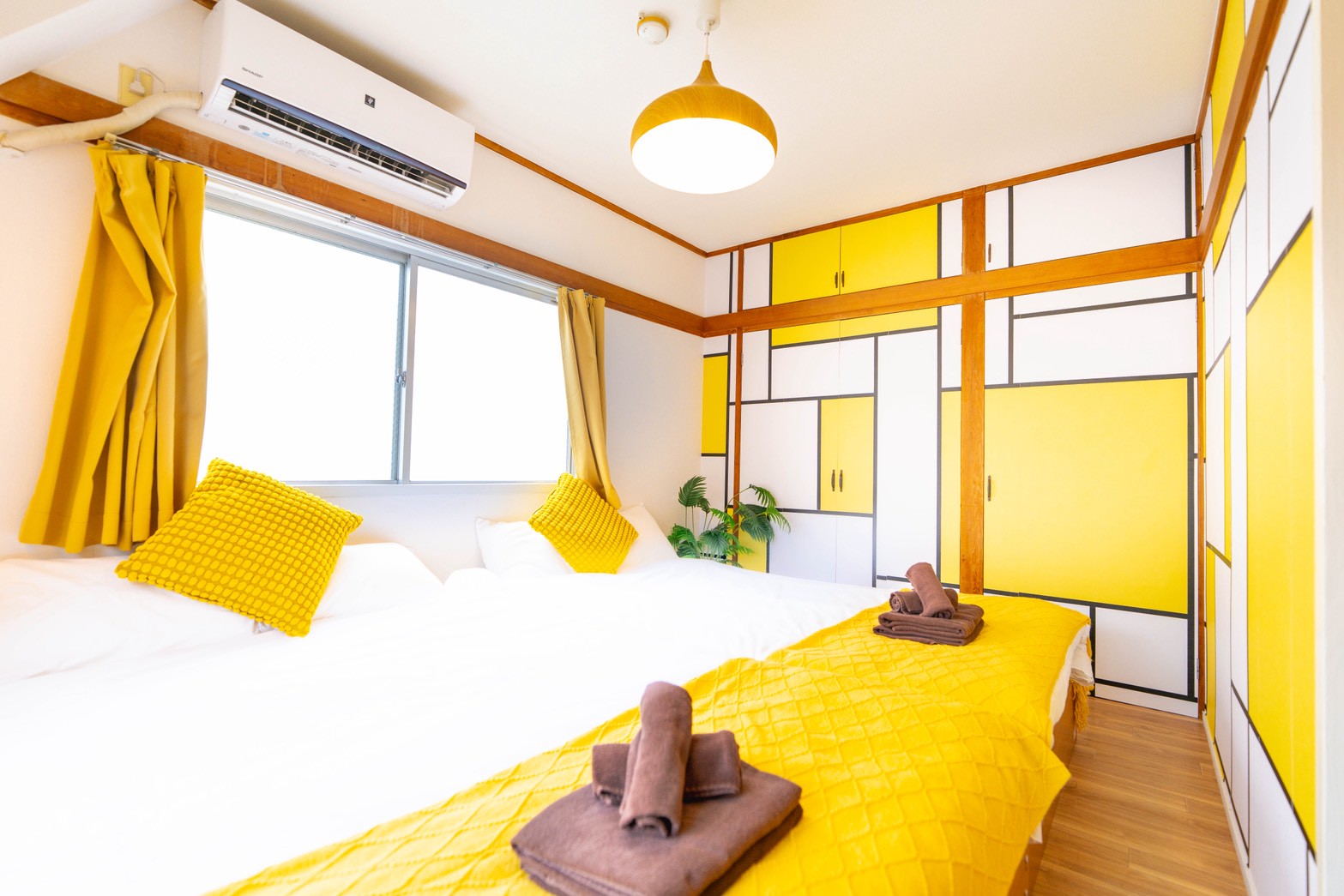 LINE_ALBUM_gorgeous yellow池袋_251014_1